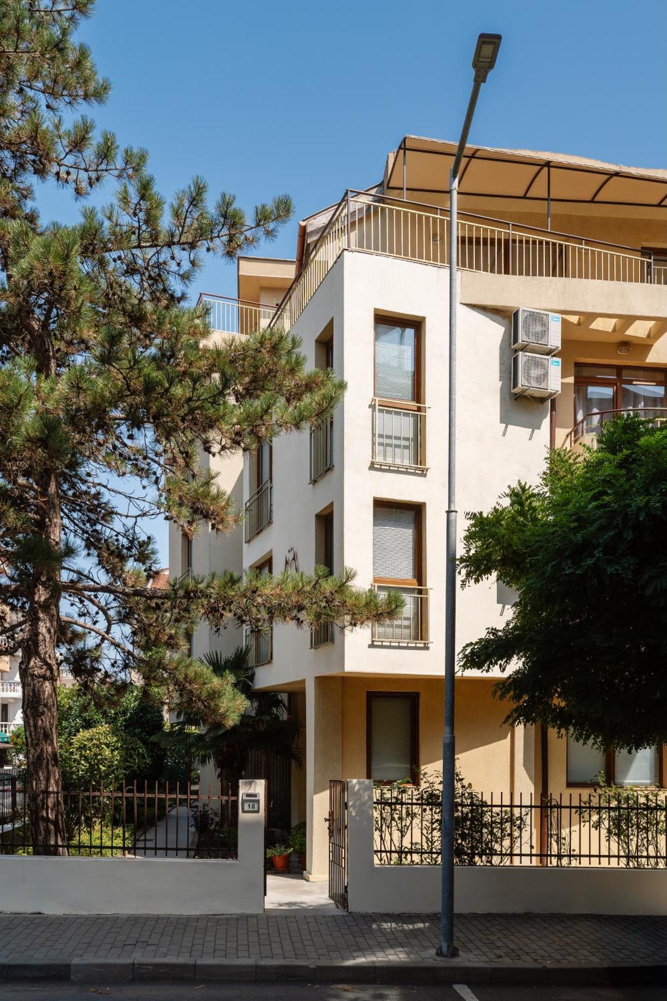 Hotel Milan Приморсько Екстер'єр фото