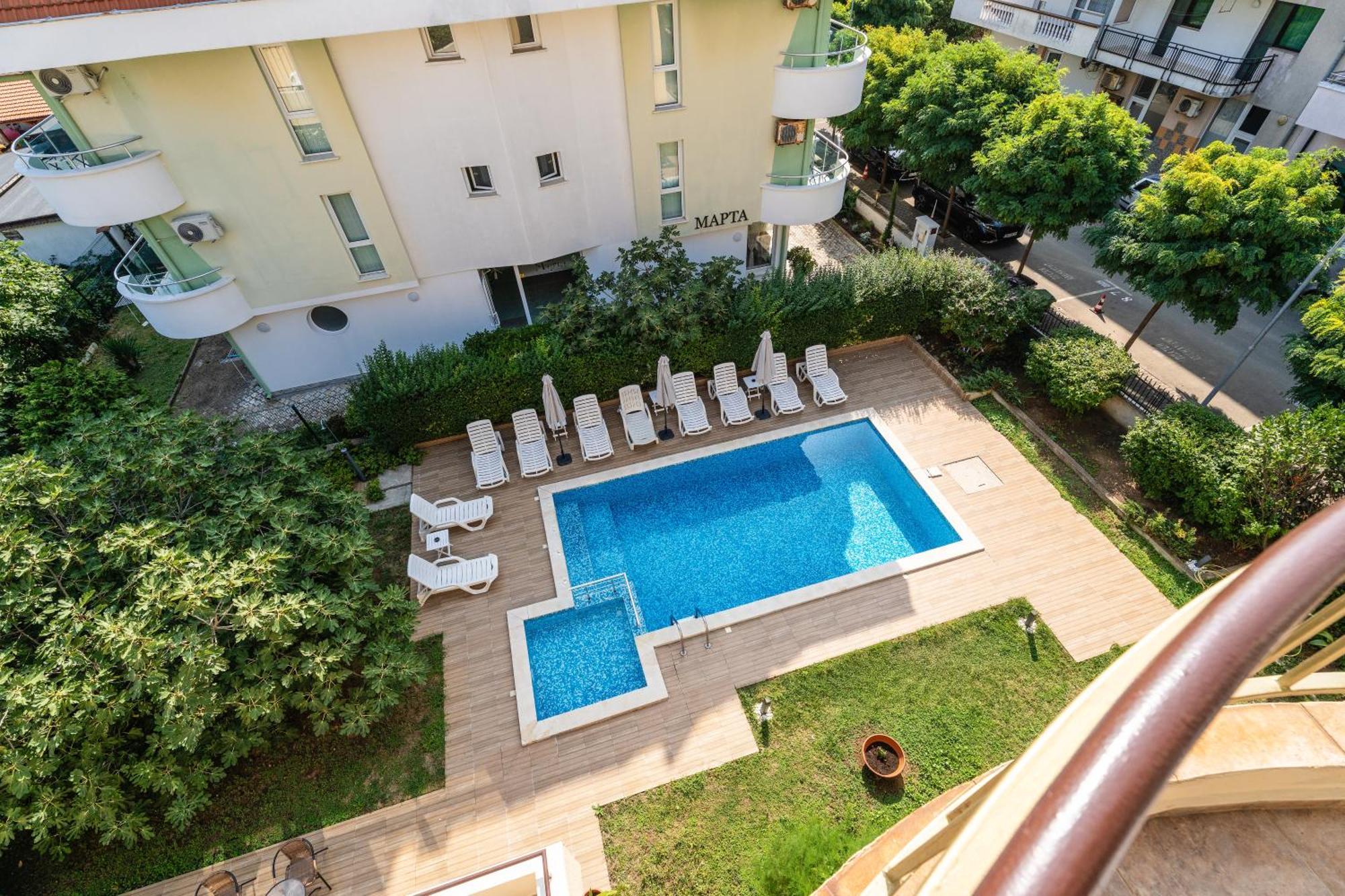 Hotel Milan Приморсько Екстер'єр фото