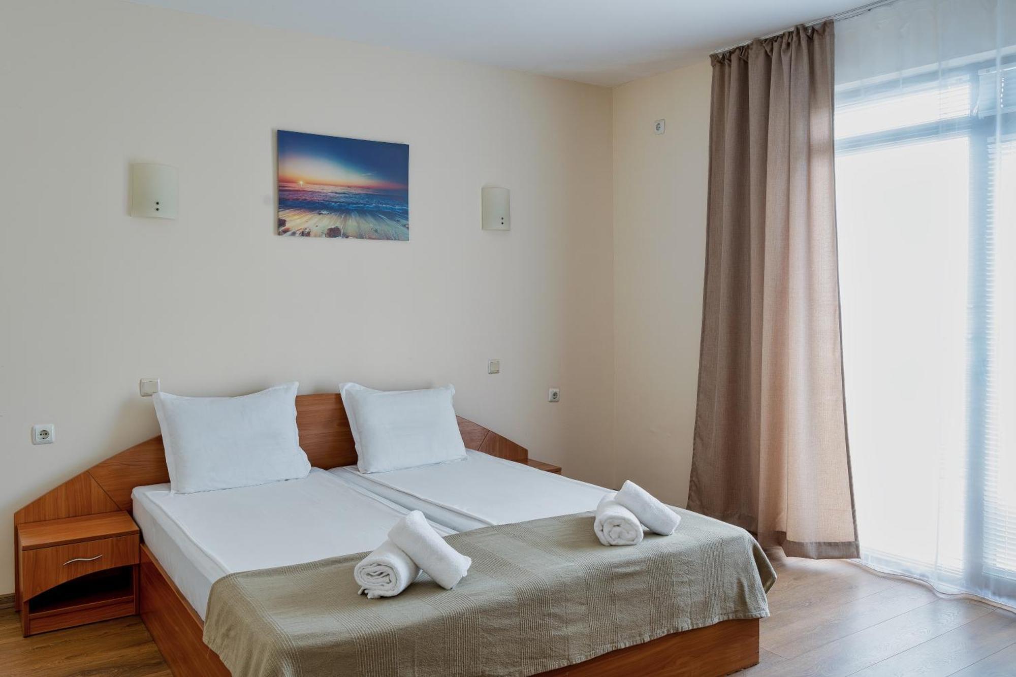 Hotel Milan Приморсько Екстер'єр фото
