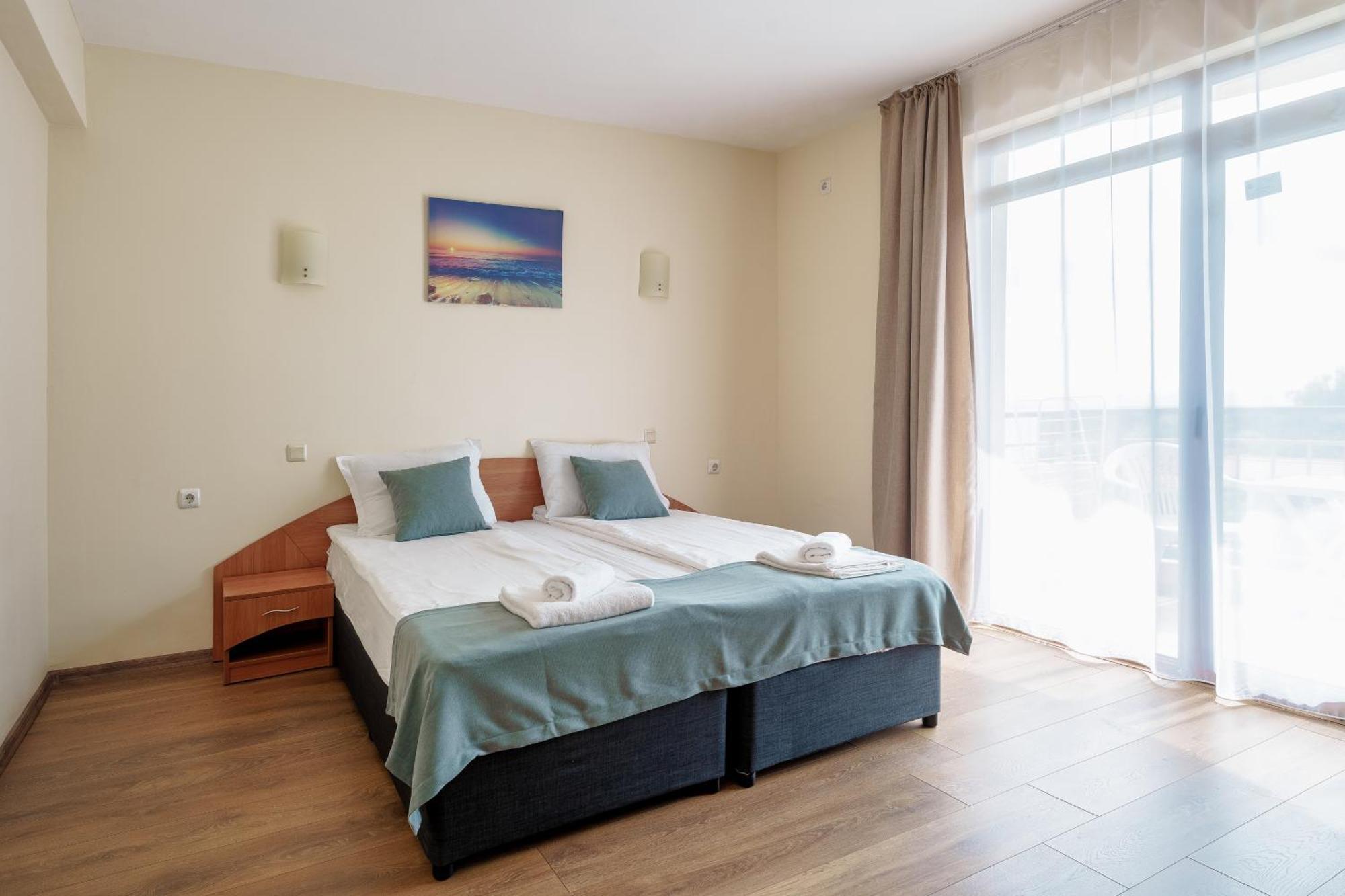 Hotel Milan Приморсько Екстер'єр фото