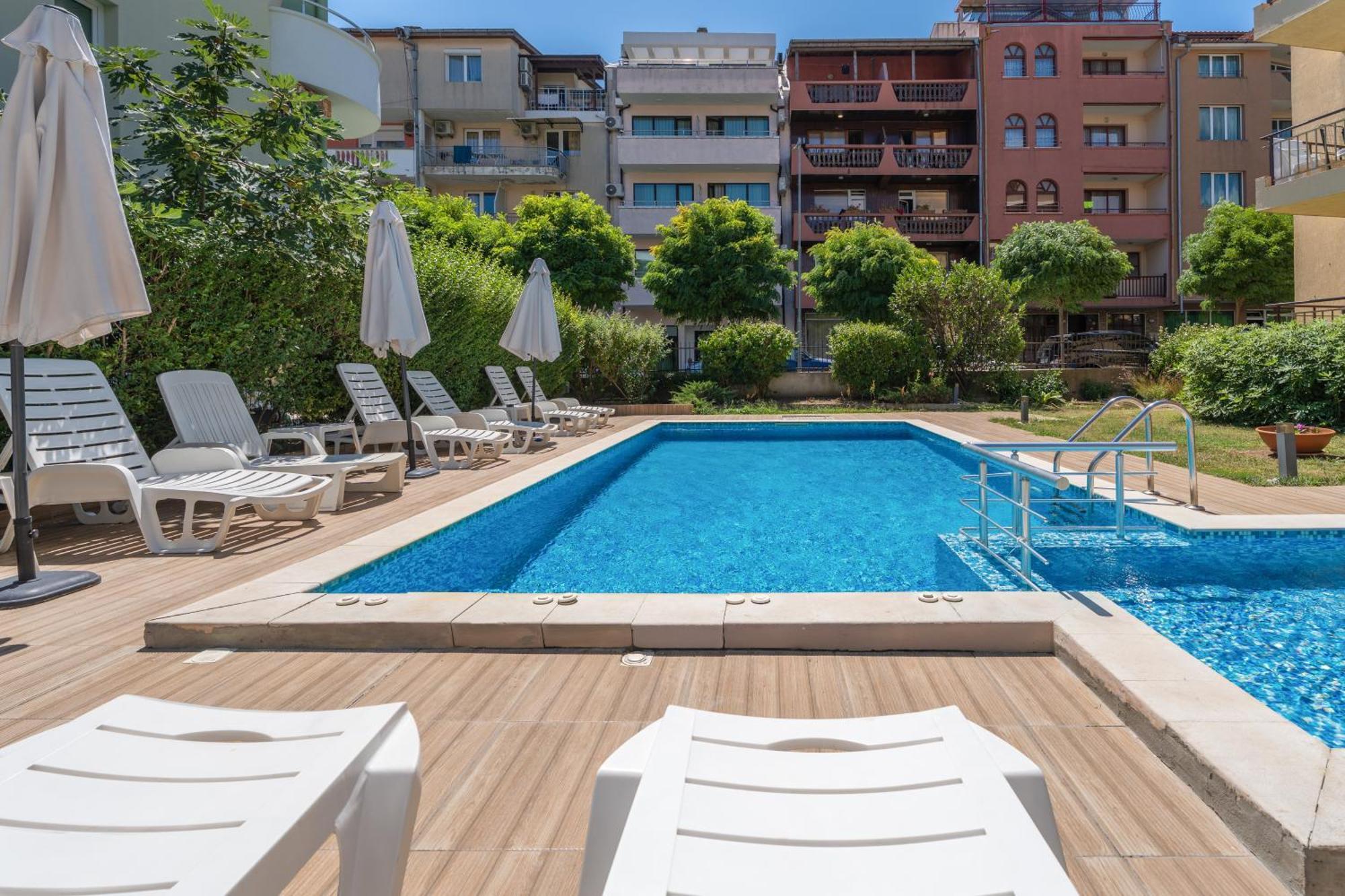 Hotel Milan Приморсько Екстер'єр фото