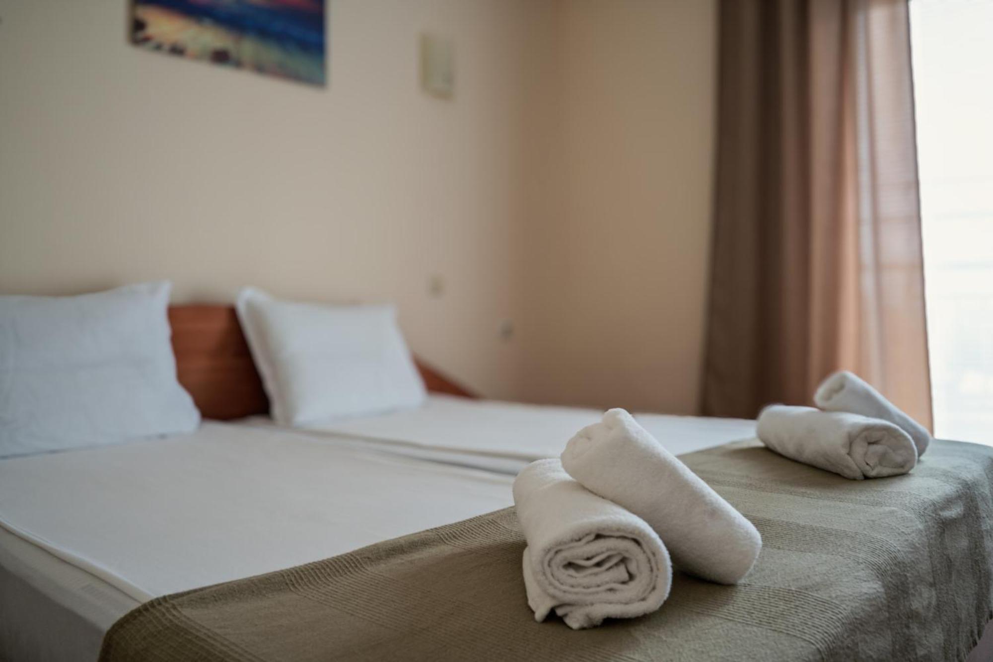 Hotel Milan Приморсько Екстер'єр фото