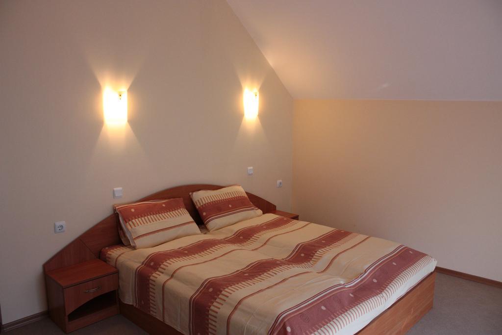 Hotel Milan Приморсько Екстер'єр фото