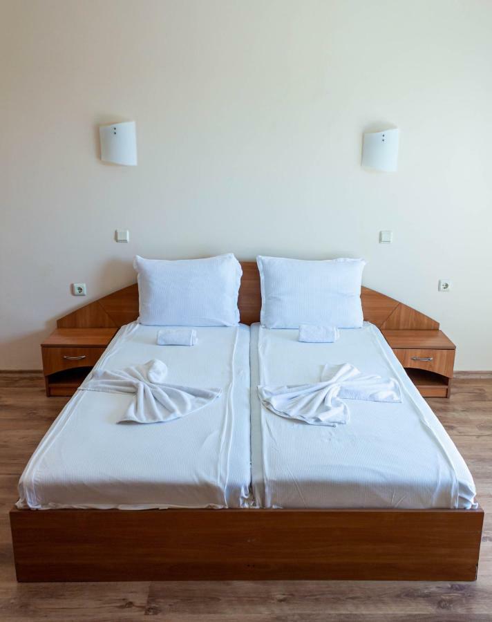 Hotel Milan Приморсько Екстер'єр фото