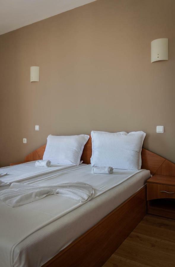 Hotel Milan Приморсько Екстер'єр фото